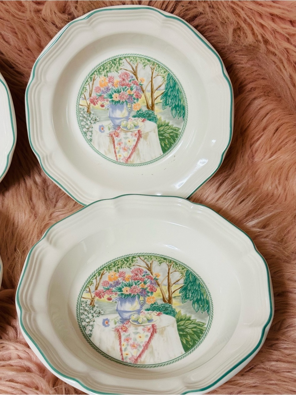 Mikasa Floral Centerpiece Soup Bowls in Cream and Green - Set of 4 - Picture 3 of 5